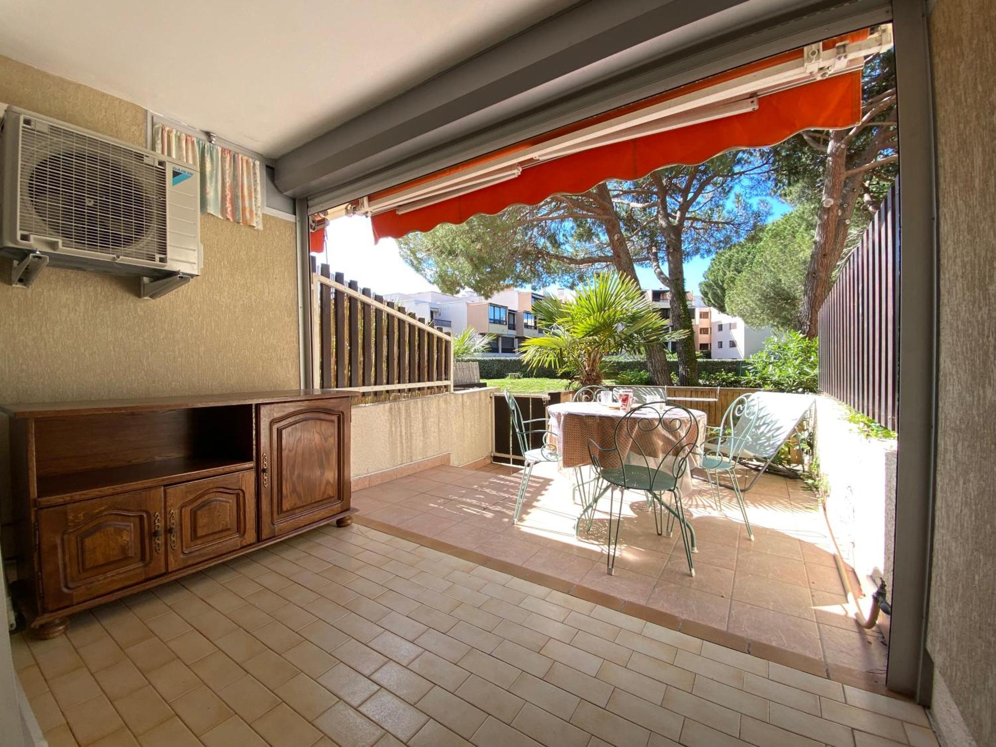Sol-Y-Days Los Amigos: Garden-Level Studio with Terrace Near Beach Le Grau-du-Roi Exterior photo
